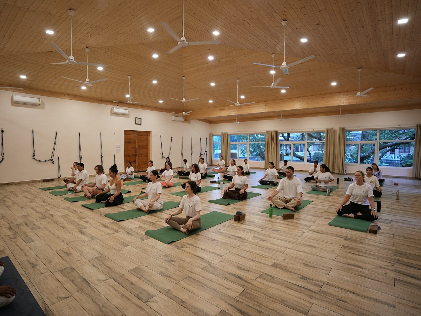 Cinque posizioni yoga per iniziare bene
